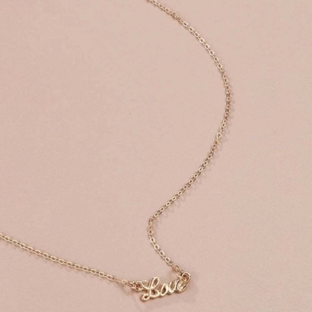 3/$30 💛 Tiny Love Necklace